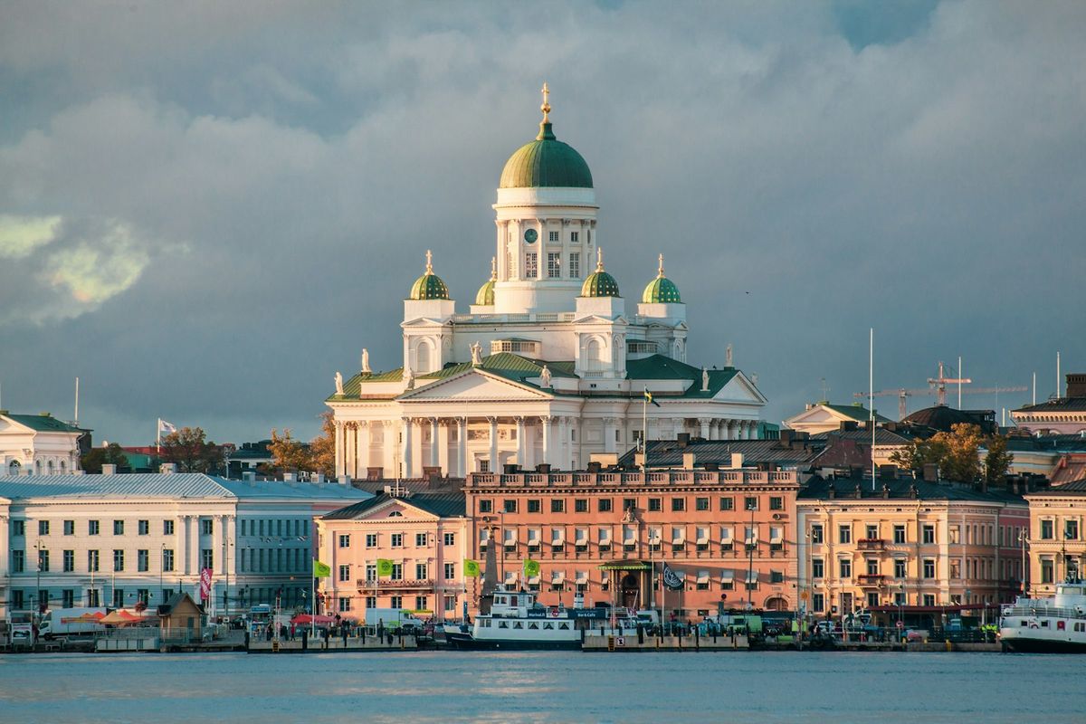 Helsingfors domkyrka og sentrum i Finland