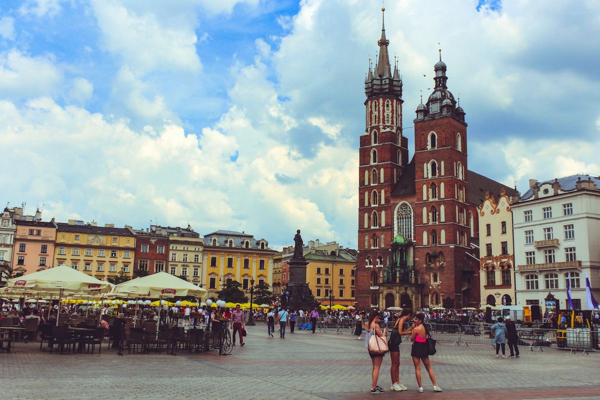 Gamlebyen i Kraków med historiske bygninger