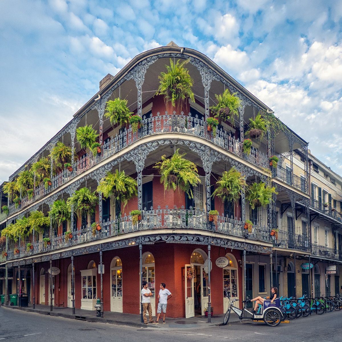 Fransk kvarter i New Orleans med karakteristiske balkonger