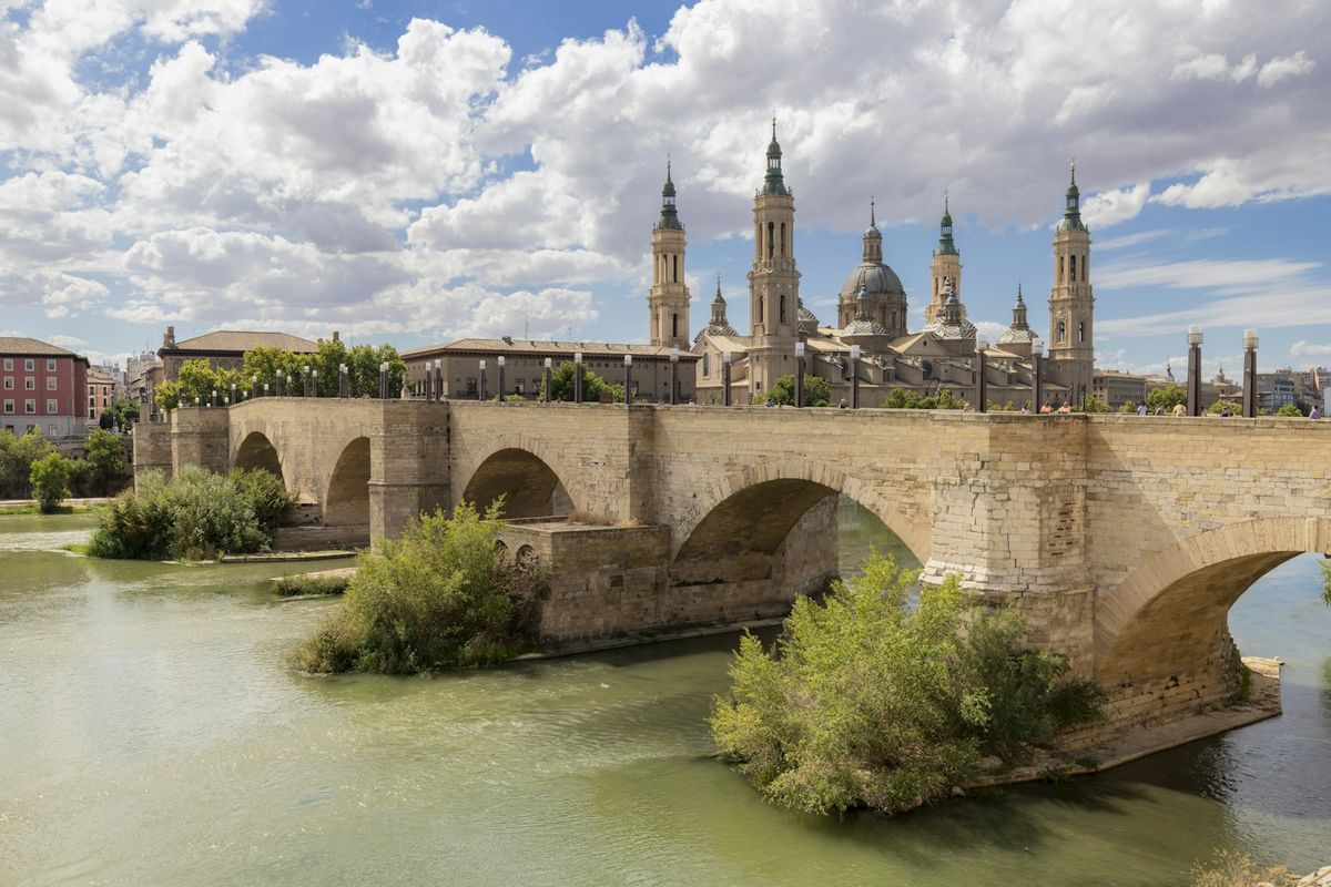 Basílica del Pilar i Zaragoza ved elven Ebro